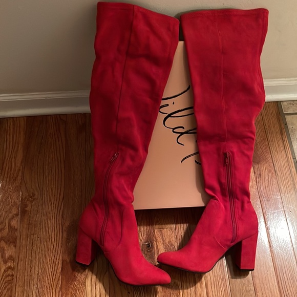 Boots - Picture 2 of 8